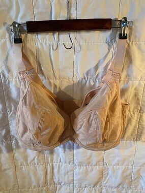 2 Understance Cora FlexWire Nursing Bras - powder pink and dark rose